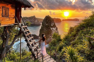 Nusa Penida: Magical Sunrise & Tour Nusa Penida