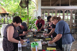 Seminyak: Balinese Cooking Class & Market Tour