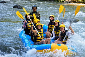 Ubud: rafting por el río Ayung con cascadas y selva tropical
