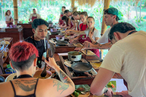 Ubud: Organiczne zbiory na farmie, lekcje gotowania na Bali prowadzone przez Pemulan