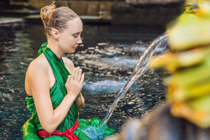 Ubud: rituale di purificazione dell'acqua di Tirta Empul, tour privato