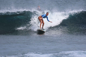Uluwatu: Private Surfstunde mit Surf-Fotos & Video
