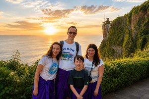 Tour privado por Uluwatu: GWK, playa y danza Kechak al atardecer