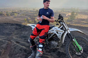 experiencia en moto de cross por el volcán del monte Batur