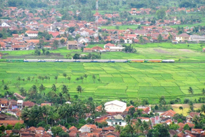 Bandung: 5 Days Borobudur Prambanan Bromo Ijen To Bali