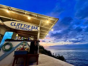 Clifftop Bar Lembongan (Sunset Lounge)