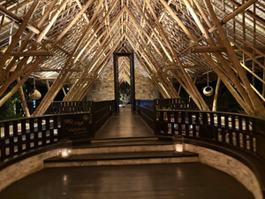 Dugong Restaurant, Bar & Lounge