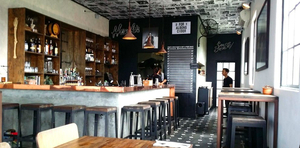 Hank's Pizza & Liquor