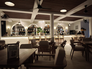 Karana Nusa Lembongan, Pool - Bar - Dining