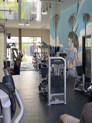 Muscle Beach Club
