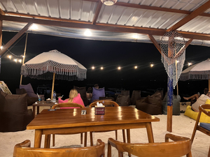 Pantai warung nusa lembongan