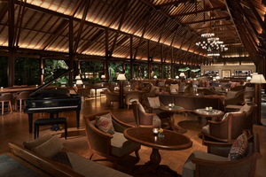 Piano Lounge