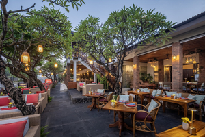 Rosso Vivo Dine & Lounge