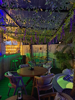 URBAN BEATS ULUWATU | Resto | Pool Bar | Night Club