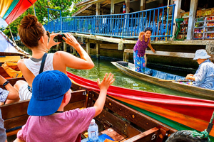 2-hour JOY Thonburi Canals LOVER + Poomjai Garden