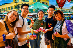 Bangkok: CHOB TUK TUK Ride + Canal Tour + Foods Tasting