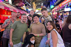 Bangkok LGBTQ+ Nightlife Tour: Drag Show, Patpong & Karaoke