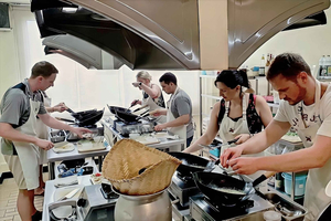 Bangkok: Maliwan Thai Cooking Class with Market Tour