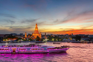Bangkok Moonlight Luxury Dinner Cruise & Show