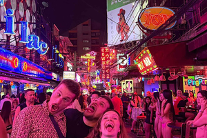 Bangkok Party Animal: Pub Crawl + Club Entry Included