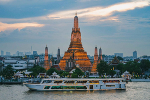 Chao Phraya Meridian Buffet Sunset Cruise & Music
