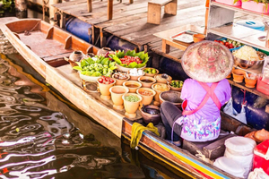 Tour ai mercati di Damnoen Saduak e di Maeklong