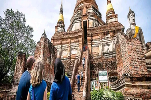 Desde excursión de 1 día a Ayutthaya con paseo en barco y almuerzo