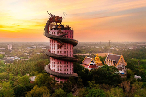From Bangkok - Don Wai Market, Dragon Temple & After the Rain