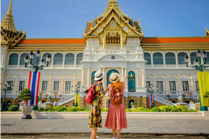 Grand Palace, Damnoen Floating Market & Maeklong Market Tour