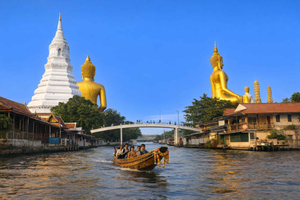 Long-Tail Boat Tour with Market Visit