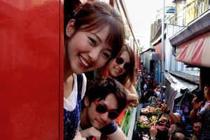 Maeklong Railway & Damnoen Saduak - Special Value Day Trip