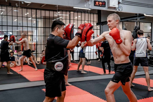 clase de entrenamiento de Muay Thai de Project H en Rama 3