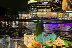 Sawasdee Chao Phraya River Dinner Cruise with Shows
