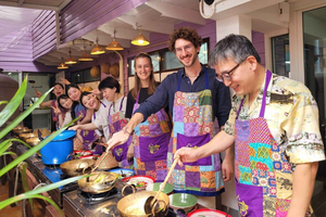 Siamese Cooking Class with Local Market Tour