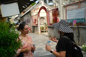 Talat Noi & Song Wat Sightseeing Tour