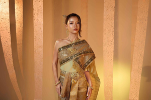 Thai Costume Portraits with Makeup & Hairstyling