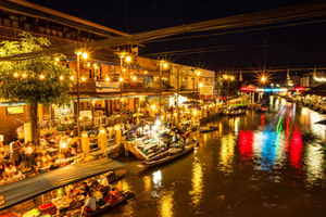 mercado de Amphawa de fin de semana y observación de luciérnagas