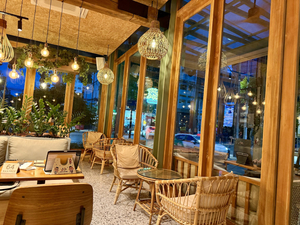 BARTELS Thonglor - Sourdough Sandwiches, Coffee & Juicery