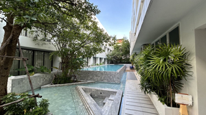 CHERN Bangkok Hotel