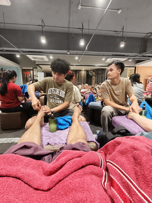 Dee Dee Massage