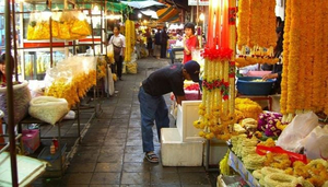 Pak Khlong Talat (Flower Market)
