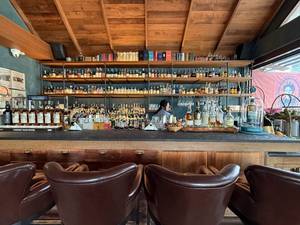 Sri Trat Restaurant and Bar