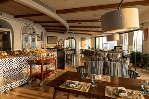 UNOMAS - Spanish Restaurant & Bar
