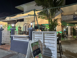 Crave Restaurant & Bar