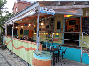 Shaker's Bar & Grill