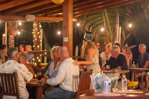Surfers Bay Beach Bar