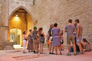 Barcelona: Dark History Night Walking Tour