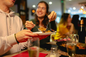 Barcelona: El Born Food Walking Tour with Tapas and Drinks