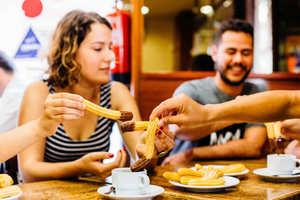 Barcelona: Yksityinen ruokakierros - 10 maistiaista paikallisten kanssa.