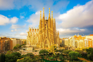 Barcelona: Sagrada Familia: Opastettu kierros etusijajärjestyksessä
